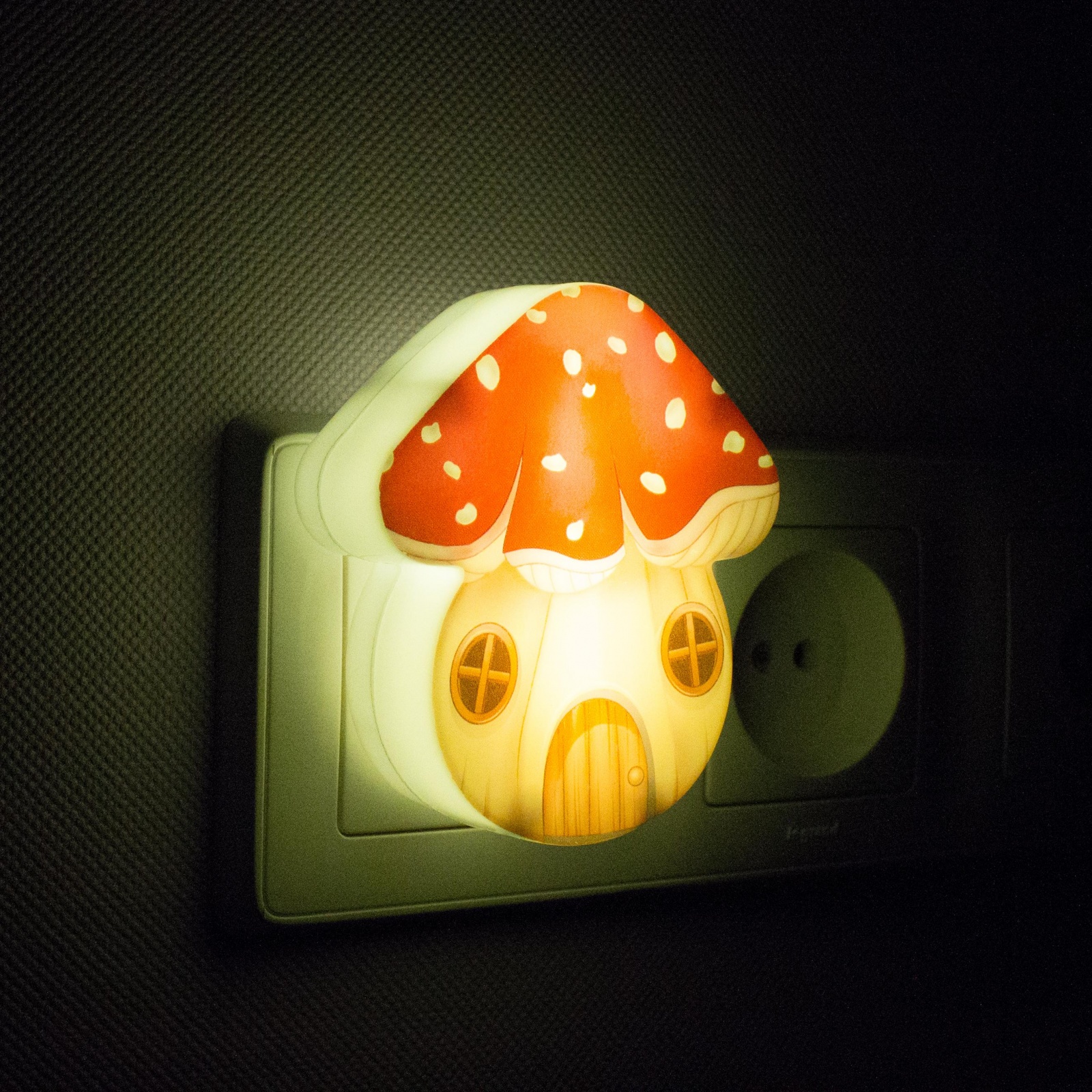 СТАРТ  NL 3LED Гриб-домик красный 60/240